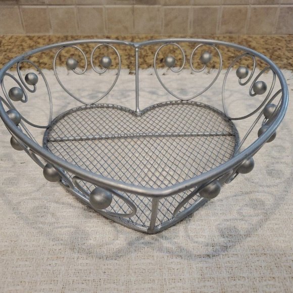 HEART Shaped 9" inch Silver Metal Bread Roll Biscuit BASKET - Picture 3 of 3